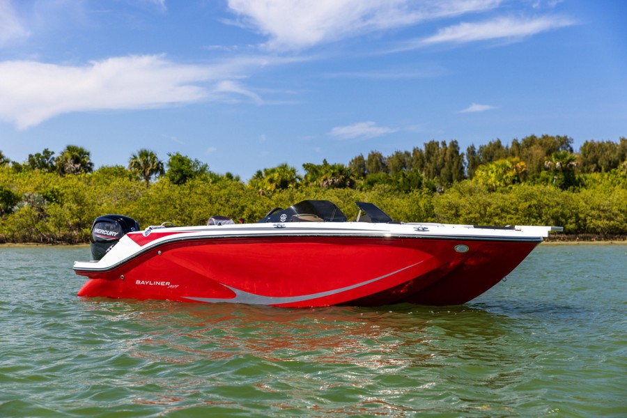 2026 Bayliner M19