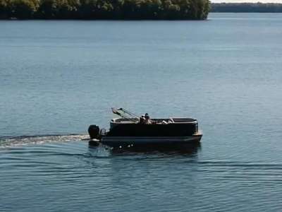 2024 Flagship Pontoons E20 RF