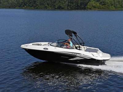 2022 Stingray 235LR