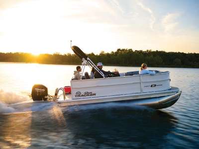 2026 Sun Tracker Party Barge 16 DLX