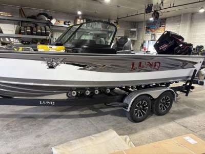 2025 Lund 2075 Pro-V Sport