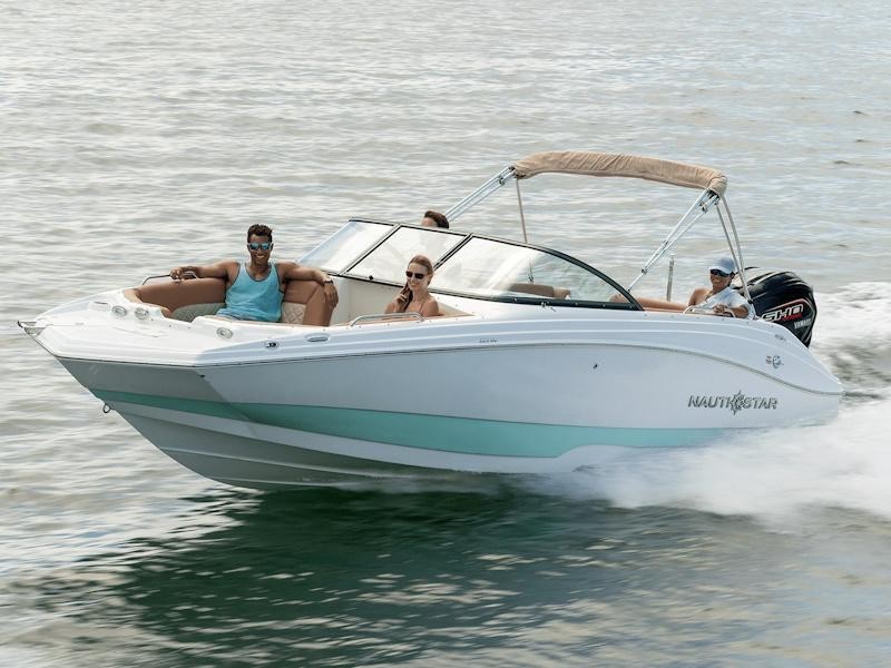 2026 NauticStar 223DC Deck