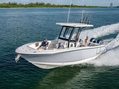 2025 Robalo R250