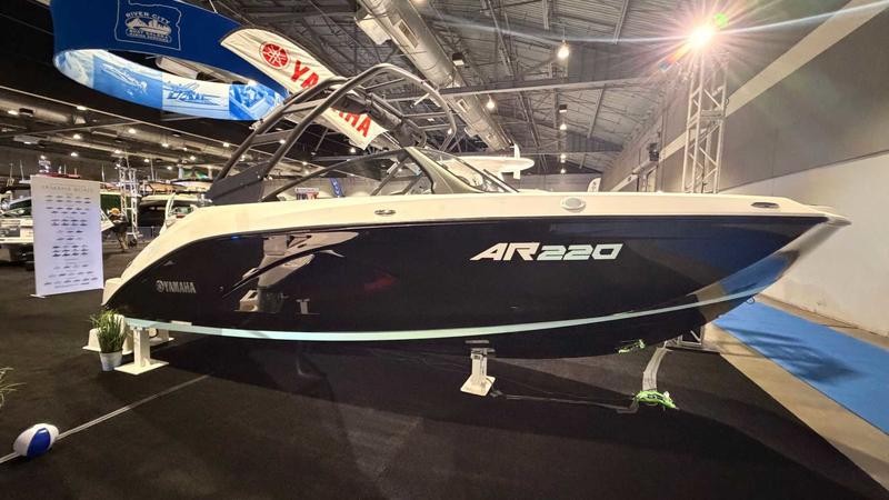 2026 Yamaha AR220
