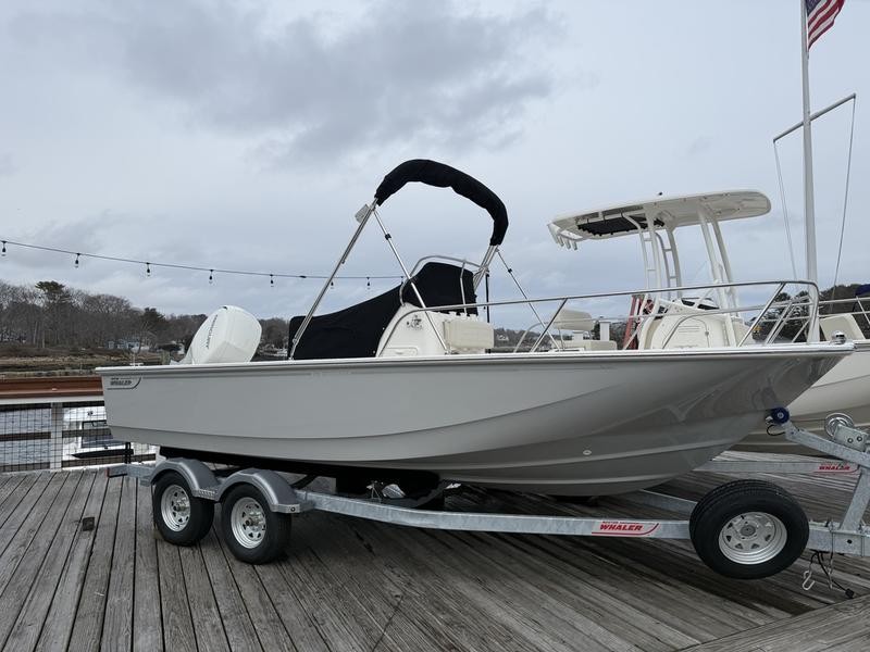 2026 Boston Whaler 190 Montauk