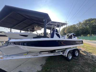 2027 Robalo 206 Cayman