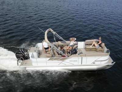2022 Sylvan L-3 Party Fish